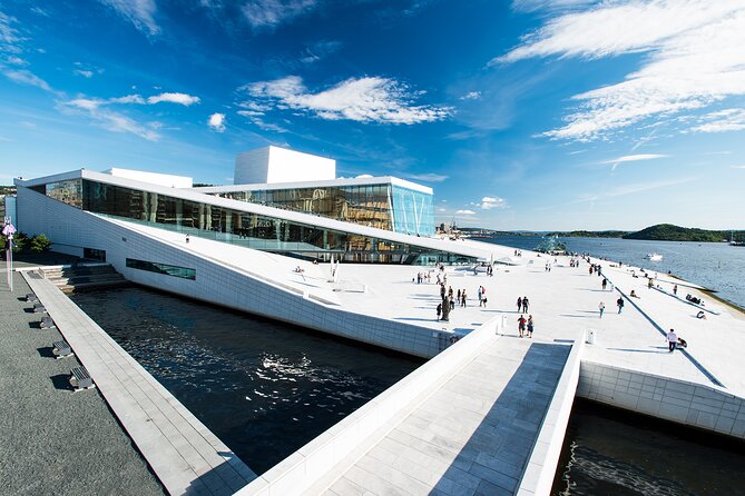 2-Hour Essential Oslo in the City Center Guided Walking Tour - Thirty minutes among the streets of Kvadraturen