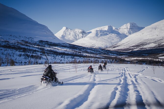Adventure Snowmobile Safari - A hot meal inside the lavvu