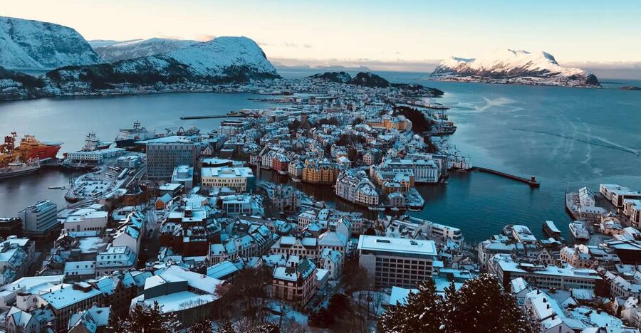 Ålesund: Ålesund and Surrounding Islands Audio Guide Tour - Key points to know before booking