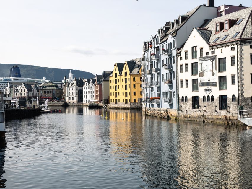 Ålesund: Guided Food Walking Tour - Key things to know before you book