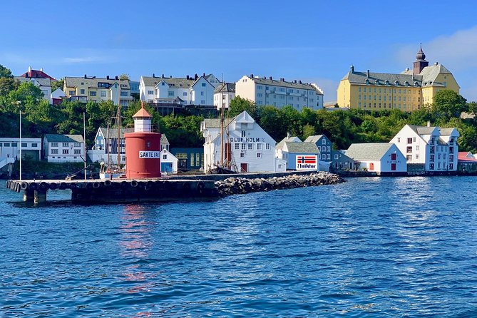 Alesund Sightseeing private tour for cruise passengers - Starting at Brosundet and finding the rebuilt center