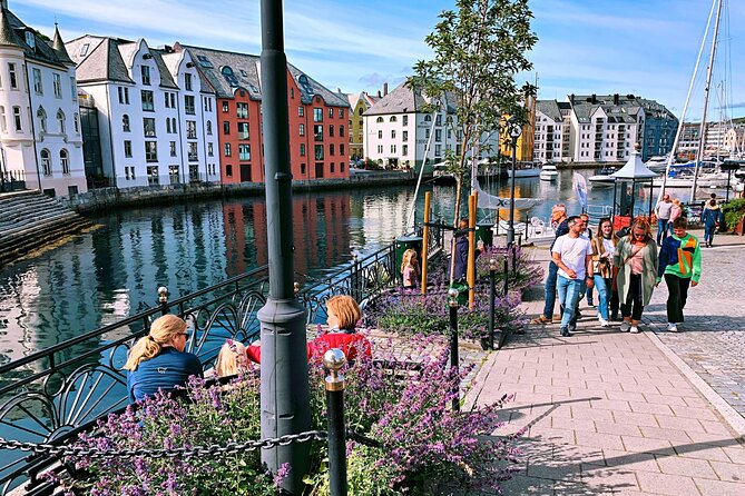 Alesund Sightseeing private tour for cruise passengers - Aksla Mountain without 418 steps