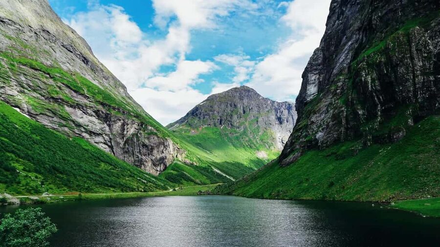 Ålesund to Geiranger Fjord Boat Tour with Return Bus Tour - Eidsdal, ferry crossing, and Kokarsteinen
