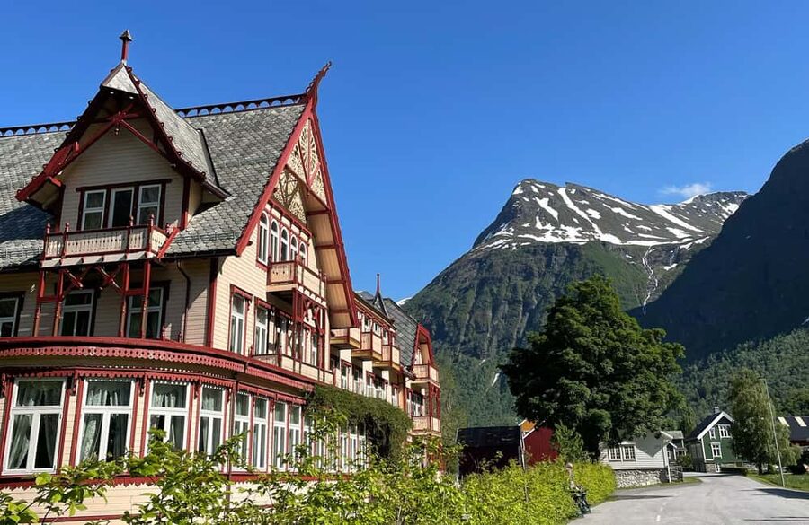 Ålesund to Geiranger Fjord Boat Tour with Return Bus Tour - Is $157 a fair price?