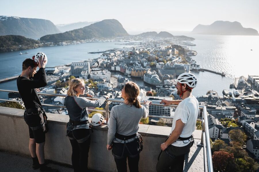Ålesund: Via Ferrata tour - The steep opening puts your confidence to work