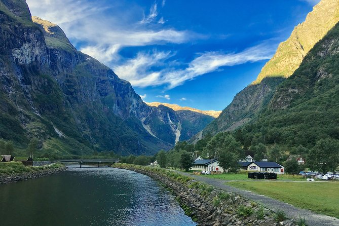 ALL ELECTRIC: Emission free tour to the World Heritage Fjords, 13 hours - Stegastein and the long road back