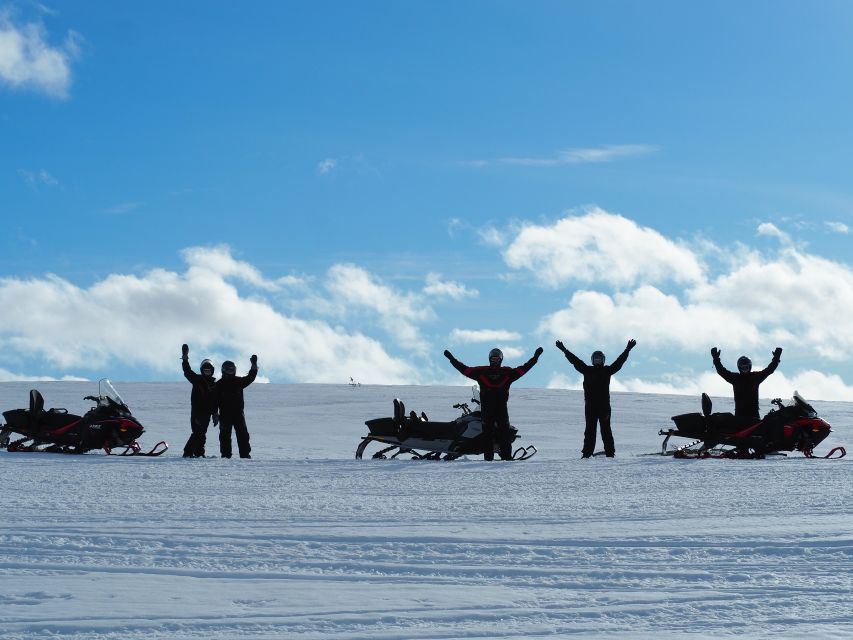 Alta: Guided Snowmobile Safari on Finnmarksvidda With Snacks - Single driver or shared machine?