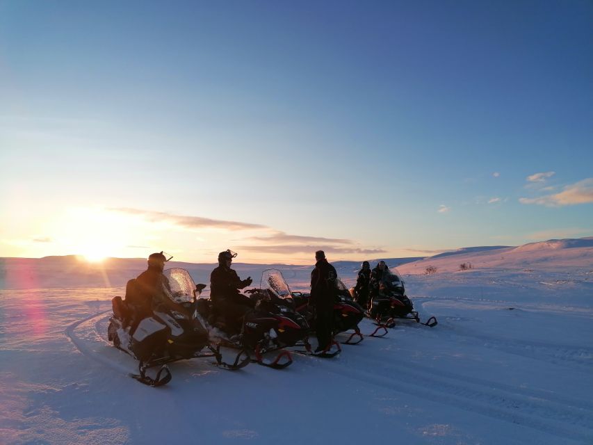 Alta: Guided Snowmobile Safari on Finnmarksvidda With Snacks - Frozen lakes, photo stops, and Arctic movement