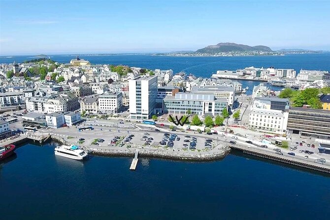 Amazing city walk in Ålesund - Brosundet, Ålesund’s Sea Venice