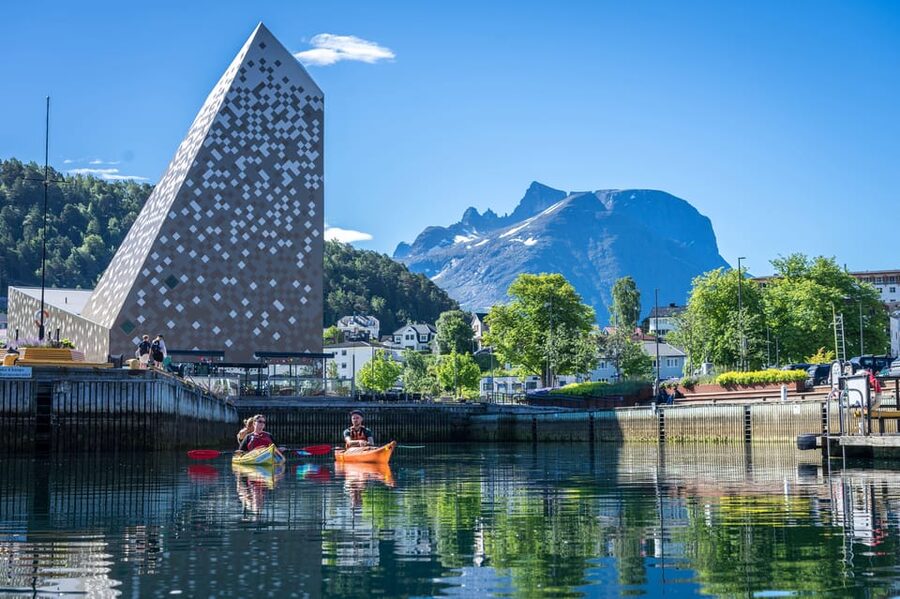 Åndalsnes: Kayaking in Majestic Romsdalsfjord - Who Should Choose This Kayak Trip?