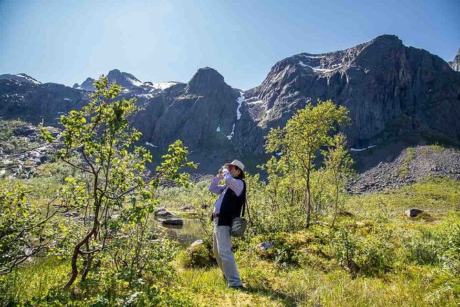 Arctic Landscapes Hiking, Sightseeing & Snowshoeing Private Tour - Families, photographers, and cautious winter walkers