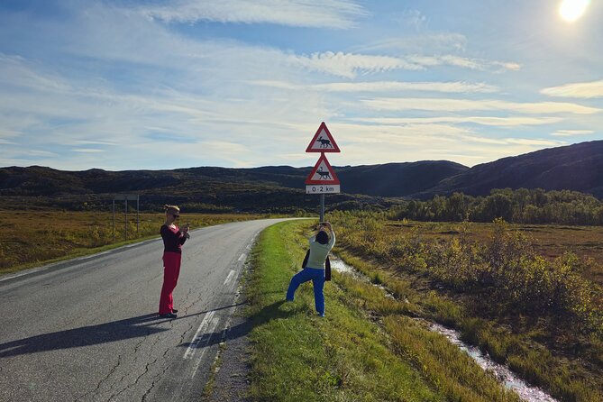 Arctic Wildlife and Fjord Sightseeing - Coffee and local character at Bryggejentene