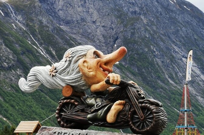 Audio-Guide Bus Tour at Scenic Routes of Åndalsnes to Trollstigen - Price, group size, and cruise-day value