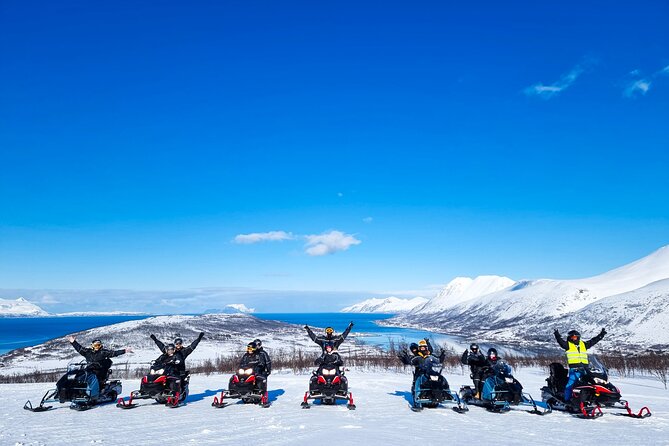 Aurora Crystal Lavvo Overnight stay with snowmobile trip - Snowmobile preparation in Nord-Lenangen