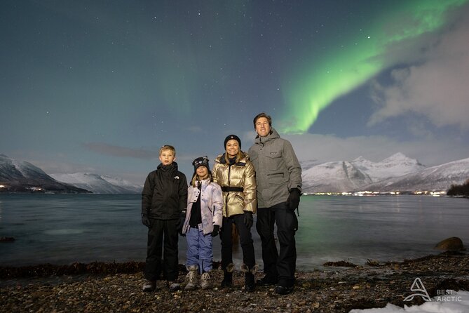 Aurora Safari Chase by big bus, free Photos, toilet onboard - What $128.16 gets you