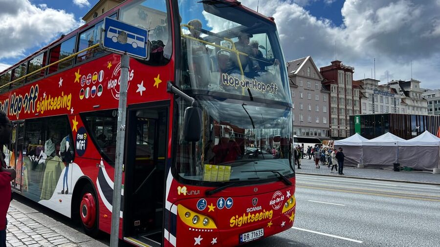 Bergen: 24-Hour Hop-On Hop-Off Bus Ticket - Bergen Aquarium and Mount Fløyen connections