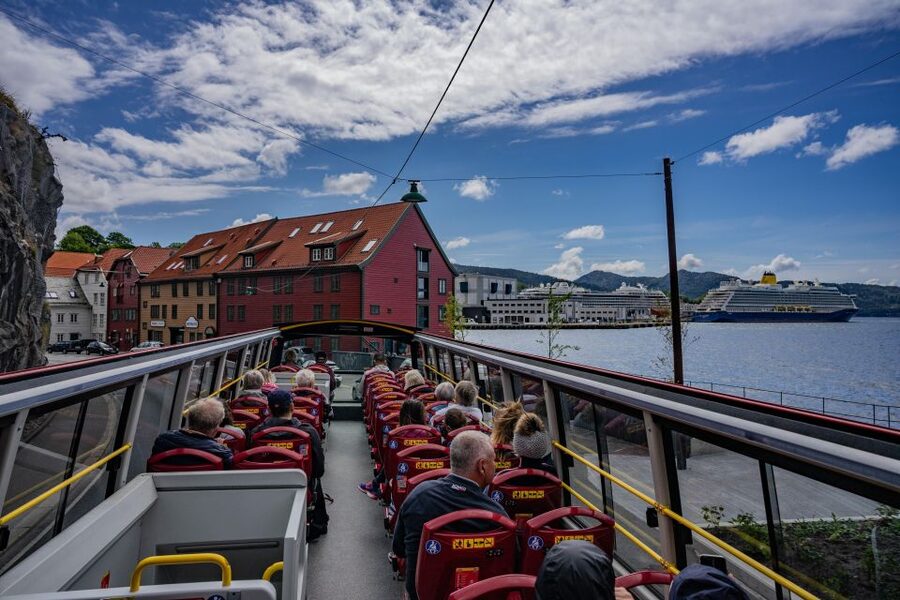 Bergen: City Sightseeing Hop-On Hop-Off Bus Tour - Stop 5: Bergen Aquarium and Nordnes Park
