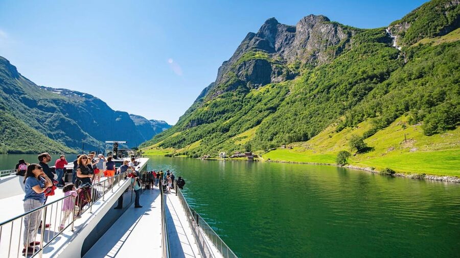 Bergen: Flam Railway, Stegastein View Point and Fjord Cruise - The Pace, Guide, and Practical Details