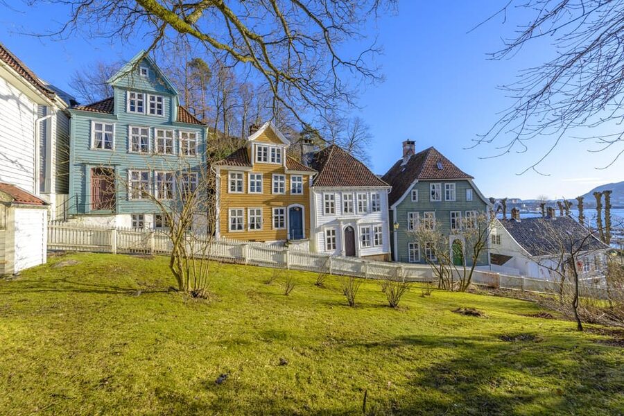 Bergen: Guided Car Tour with Old Bergen Museum & Fantoft … - Who will get the most from this tour