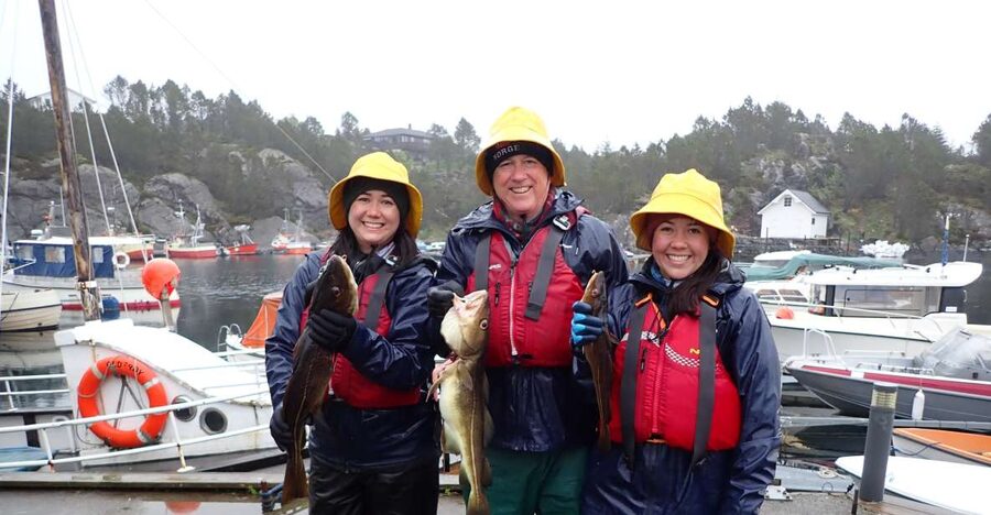 Bergen: Guided Fishing Tour with Outdoor Cooking - Fishing along the Øygarden shoreline