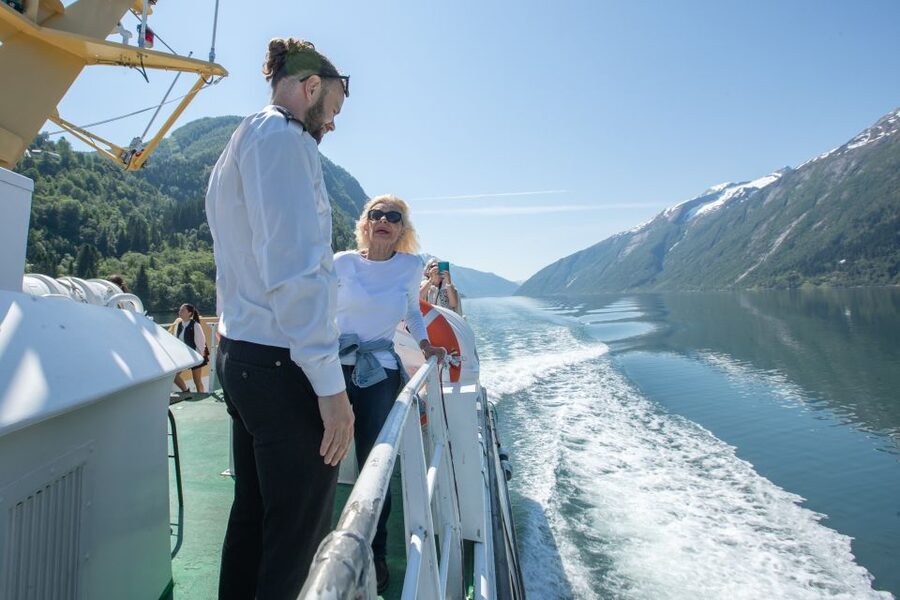 Bergen: Guided Fjord & Glacier Tour to Fjærland - Fjærland at 13:25 and the Norwegian Glacier Museum