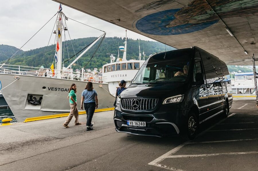 Bergen: Guided Minibus Tour with Photo Stops - Key points at a glance