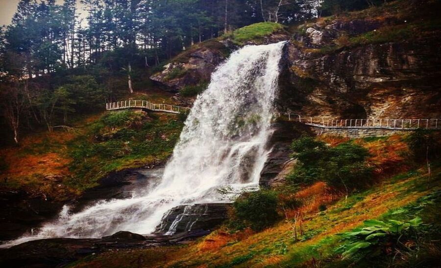 Bergen: Hardangerfjord, Voss Gondola & 3 Great Waterfalls - Vøringsfossen at the Fossli viewpoint