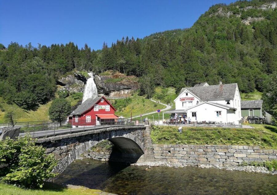 Bergen: Hardangerfjord, Voss Gondola & 3 Great Waterfalls - The return to Bergen and the day’s rhythm