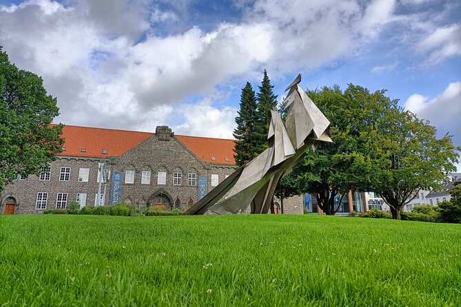 Bergen in Your Pocket: Landmarks and Lore Audio Tour - Skotstredet and a More Modern Bergen