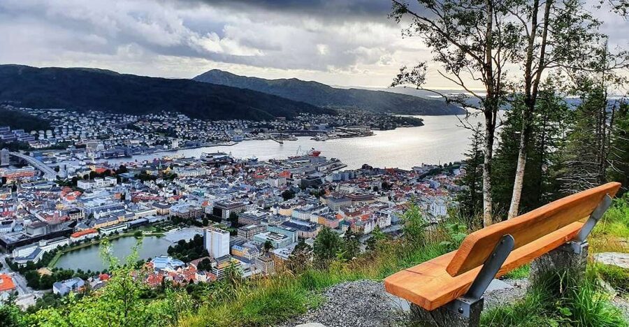 Bergen: Mountain hike on top of Bergen - Public tour - Meeting at Strandkaien 3 and Leaving the City