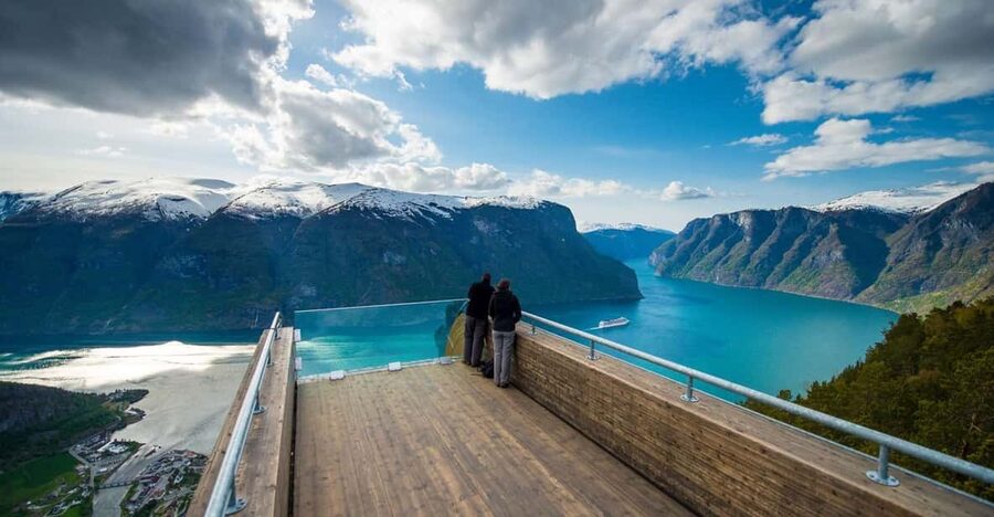 Bergen: Nærøyfjorden, Flåm, and Stegastein Guided Bus Tour - The Nærøyfjord Cruise Is the Main Event
