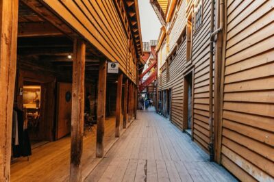 Past & Present Small Group Guided Walking Tour