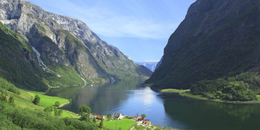 Bergen: Private Day Tour, Nærøyfjord Cruise and Flåm Railway - The Flåm Railway from Flåm to Myrdal
