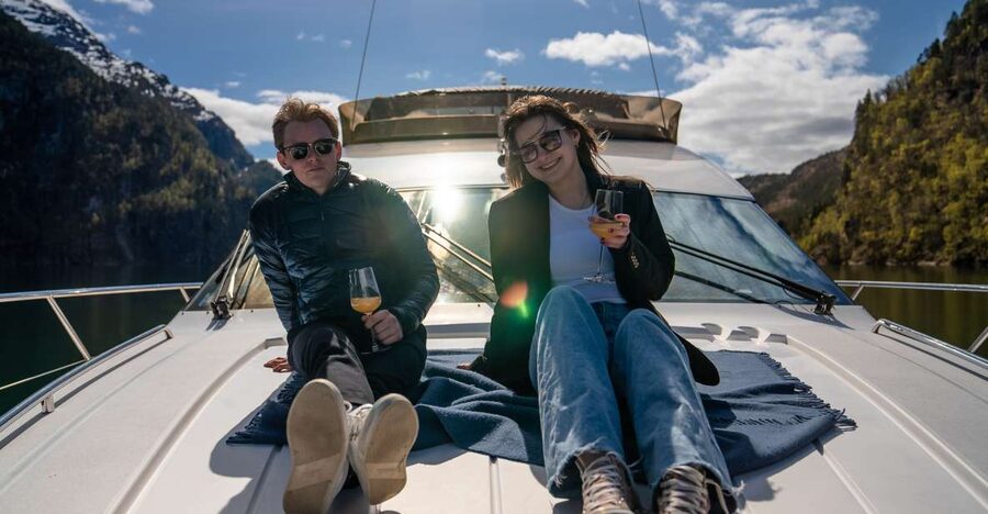 Bergen: Private Evening Yacht Cruise with Snacks and Wine - The Eidsvåg swimming stop