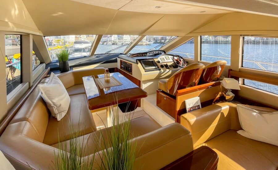 Bergen: Private Evening Yacht Cruise with Snacks and Wine - Drinks, snacks, and the evening mood