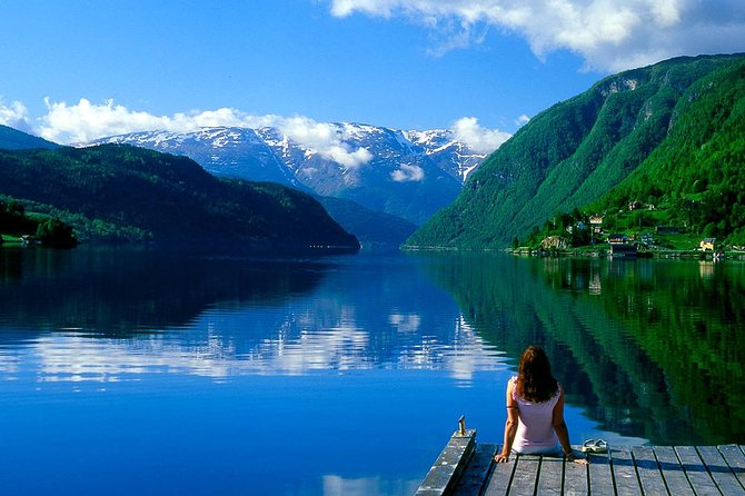Bergen: Private Full-Day Roundtrip to Hardangerfjord with cruise - Highway 7 begins with changing scenery