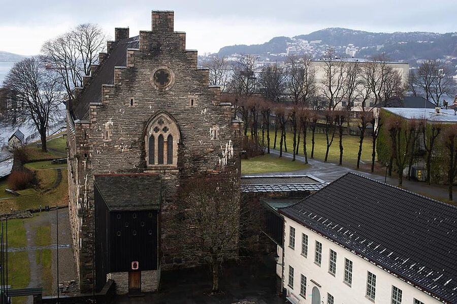 Bergen: Private tour in your own language - Bryggen, the wooden waterfront that defines Bergen