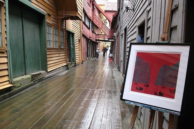 Bergen Private Walking Tour With A Professional Guide - Reaching the old quayside, Bryggen
