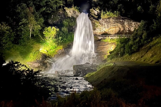Bergen : Private Waterfalls and Wonders Tour in Norway - Skjervsfossen combines a waterfall and a curious stop