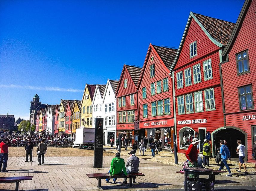 Bergen: Sightseeing Cruise of Bergen's Historic Landmarks - Skuteviken and Sandviken’s old warehouses