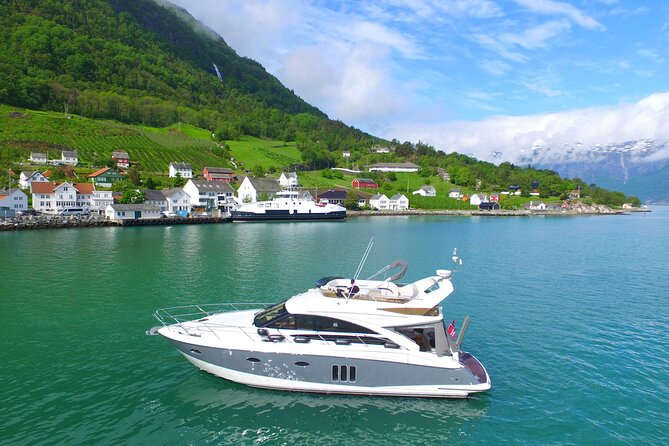 Bergen to Hardangerfjord VIP car + private yacht Fjord cruise - Key points at a glance