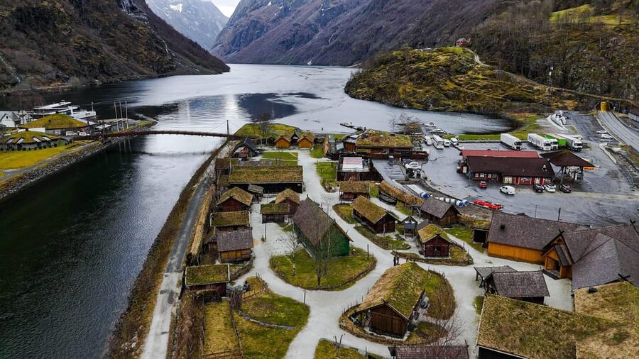 Bergen: Viking Village, Nærøyfjorden Cruise and Flåm Railway - Who should book this experience?