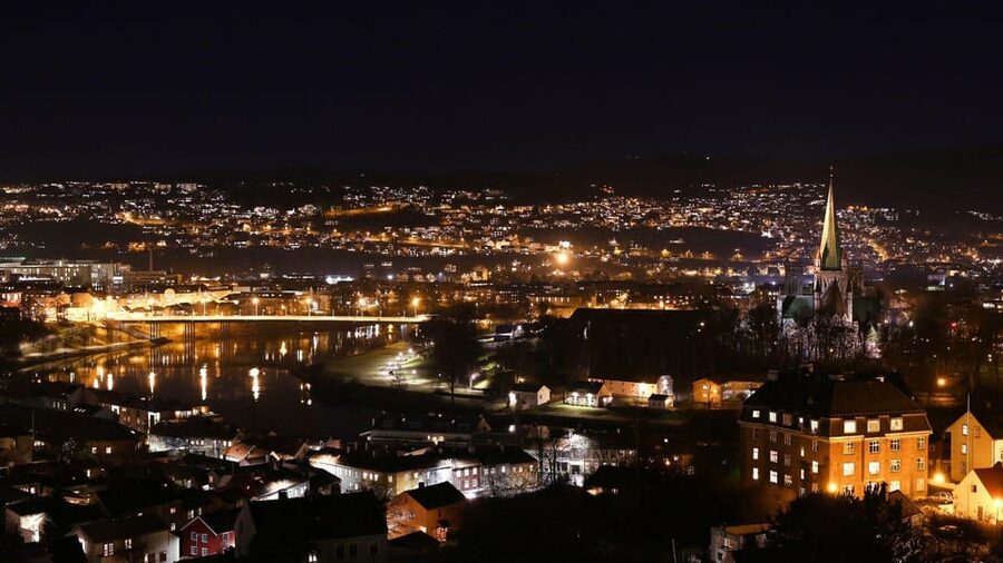 Best of Trondheim: Private Walking Tour with a Local - Along the Nidelva River and across the Old Town Bridge