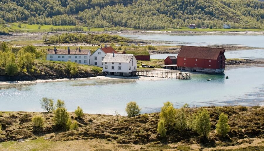 Bodø: Kjerringøy & Silent Coastal Cruise - Karlsøyvær and the return across Vestfjorden