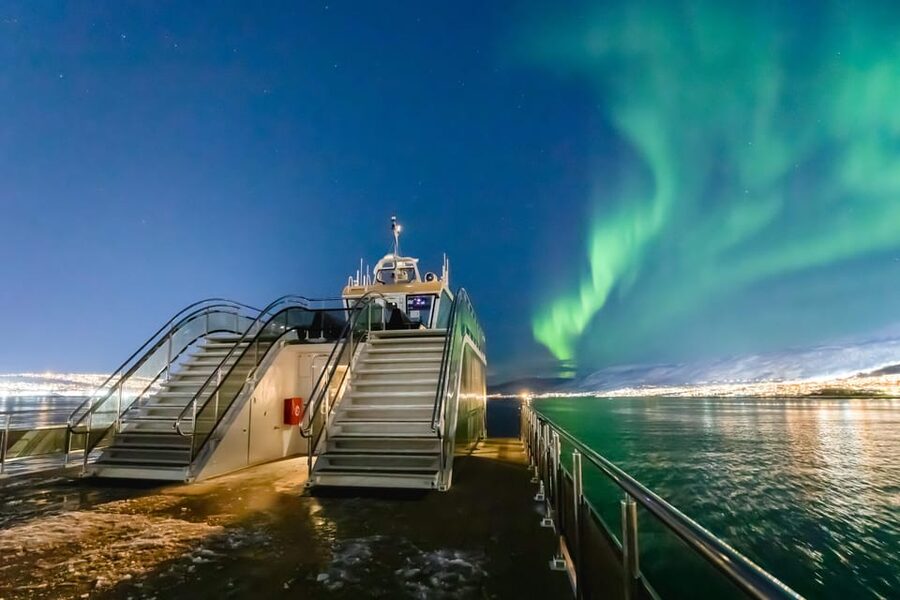 Bodø: Northern Lights Cruise - Inside comfort, outside viewing