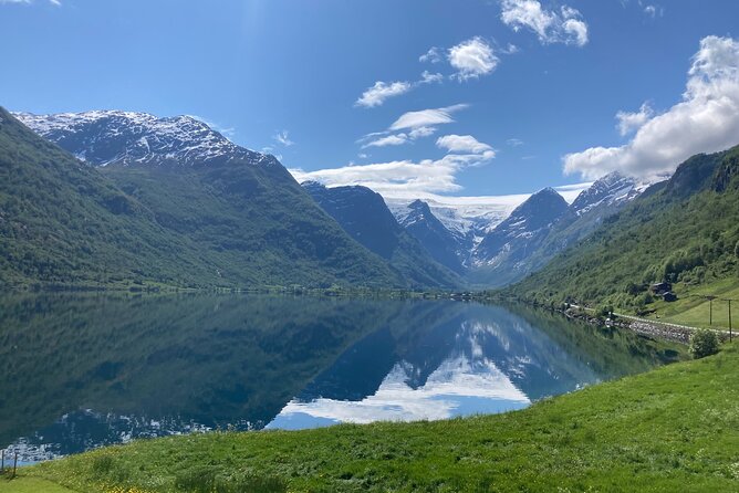 Briksdal Glacier and Loen from Nordfjordeid - Key points at a glance