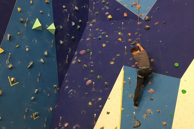 Climb one of Norway's Highest Indoor Climbing Wall - Your first hour on the climbing wall