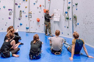 Climbing in Mørkvedhallen Klatresenter