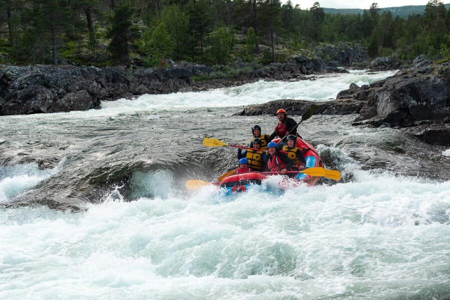 Dagali/Geilo: White Water Rafting Adventure - level 2 - Ninety minutes on Norway’s best-known rafting river