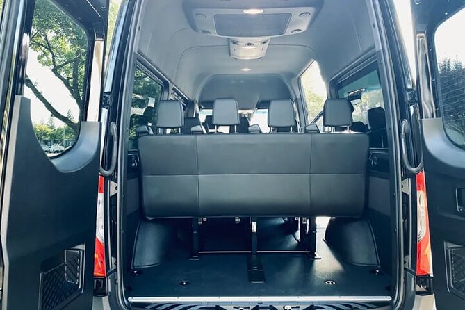 Departure Private Transfer from Bergen City to Bergen Airport BGO by Minibus - Booking details that deserve attention